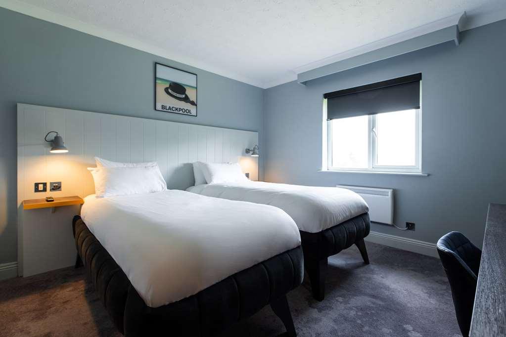 Village Hotel Blackpool Szoba fotó
